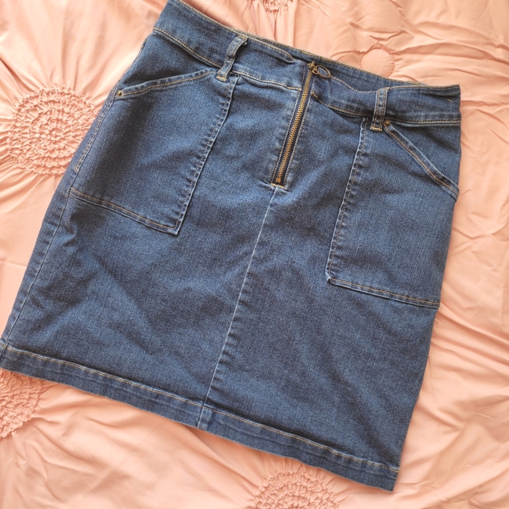 Mini denim jean skirt